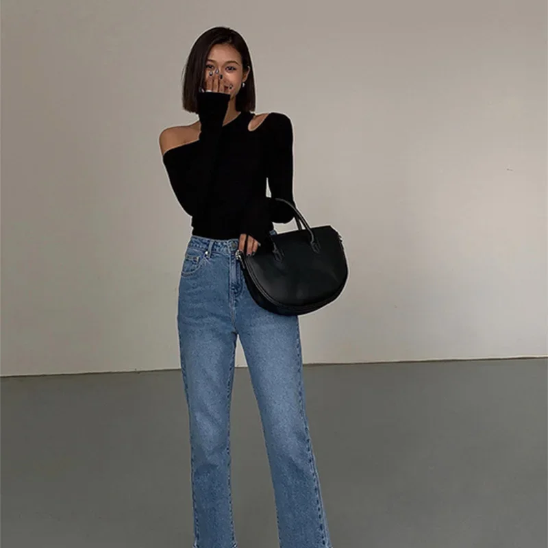 Skew Collar Off-Shoulder Long-Sleeved Top